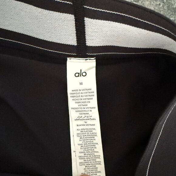 ALO YOGA MATCH POINT TENNIS SKIRT IN BLACK, SIZE MEDIUM WORN 3 TIMES - Picture 4 of 6